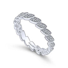 Load image into Gallery viewer, Scalloped Stackable Wedding Band