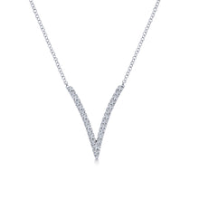 Load image into Gallery viewer, Diamond V Necklace