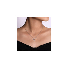 Load image into Gallery viewer, Diamond V Necklace